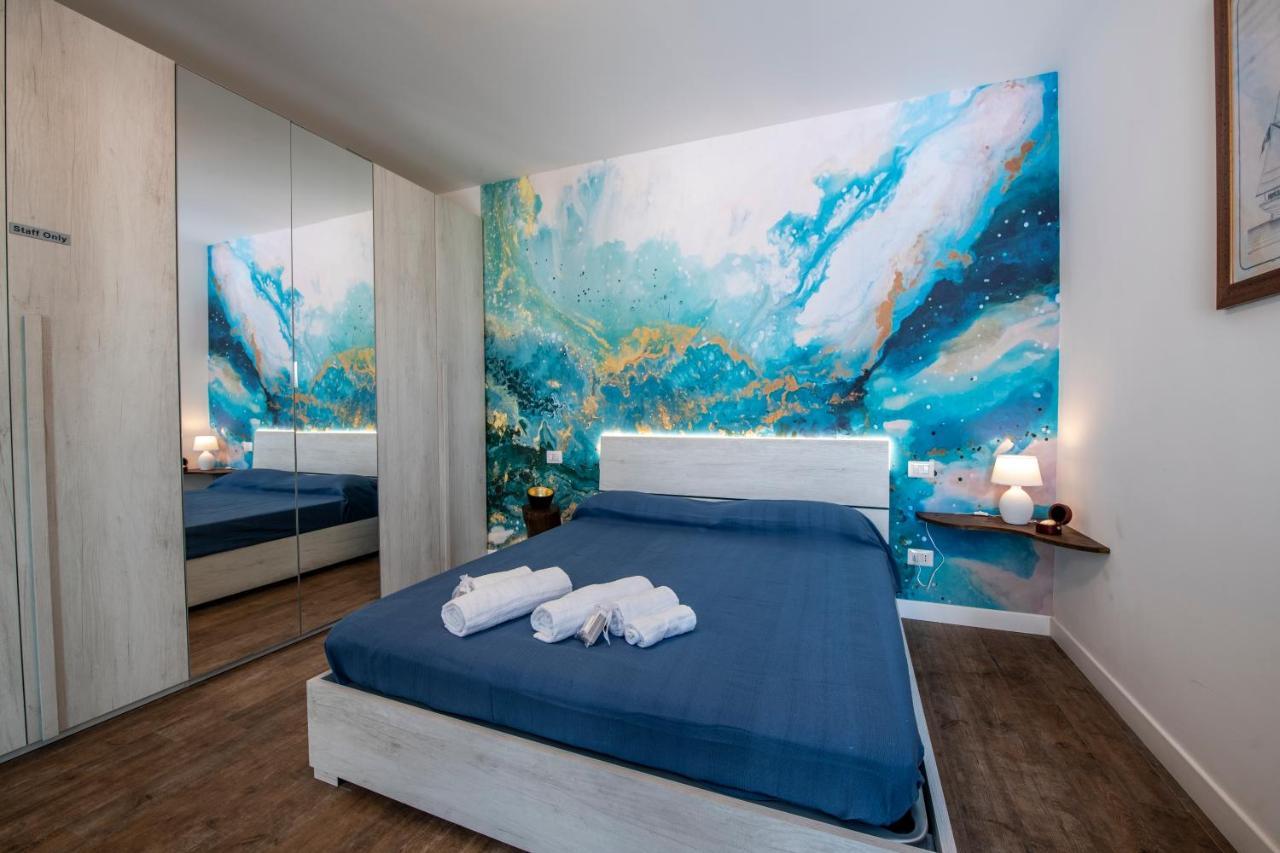 Attico Luxury Con Parcheggio E Terrazza Vista Mozzafiato Lägenhet Genua Exteriör bild