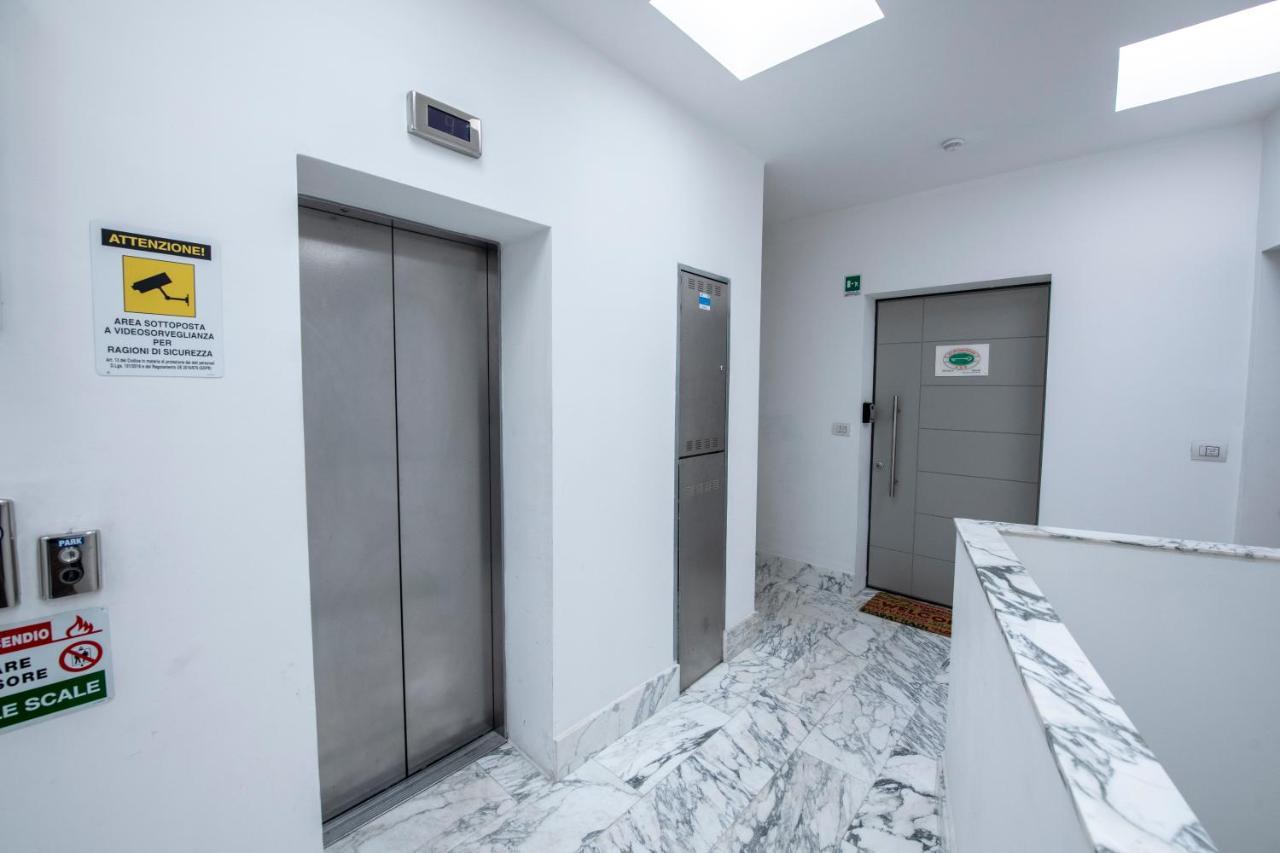 Attico Luxury Con Parcheggio E Terrazza Vista Mozzafiato Lägenhet Genua Exteriör bild