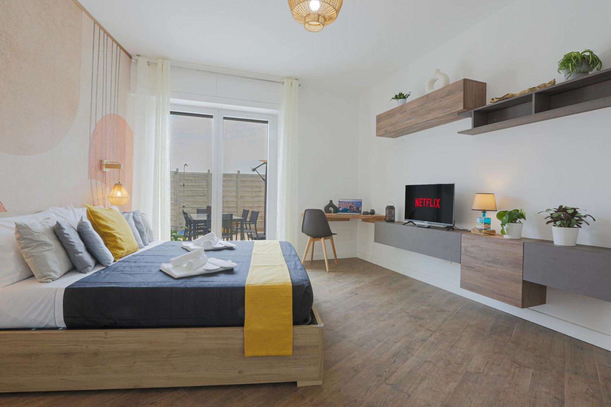 Attico Luxury Con Parcheggio E Terrazza Vista Mozzafiato Lägenhet Genua Rum bild