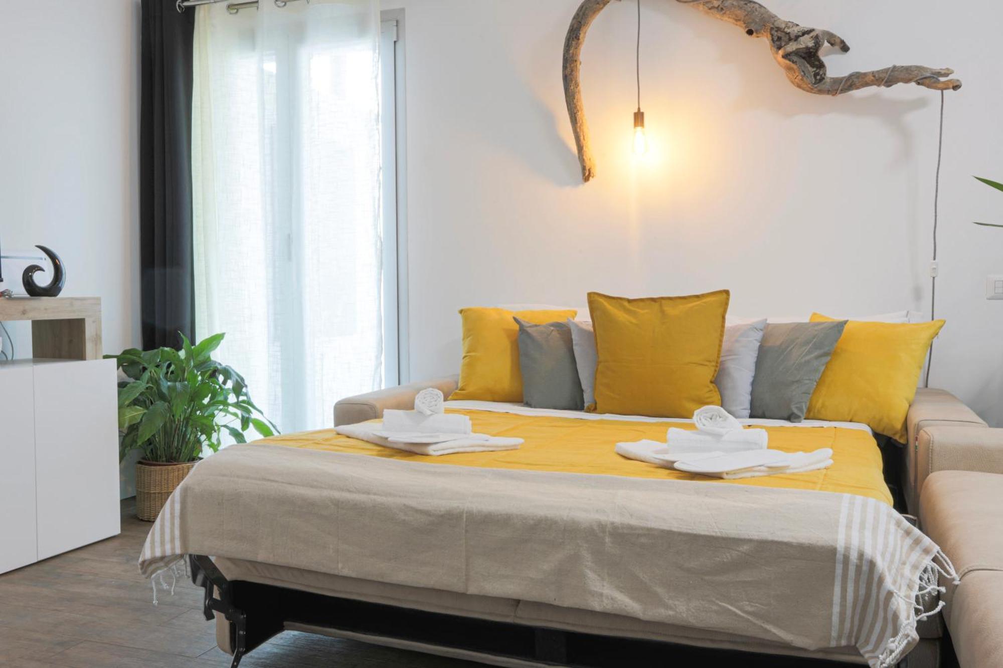 Attico Luxury Con Parcheggio E Terrazza Vista Mozzafiato Lägenhet Genua Rum bild