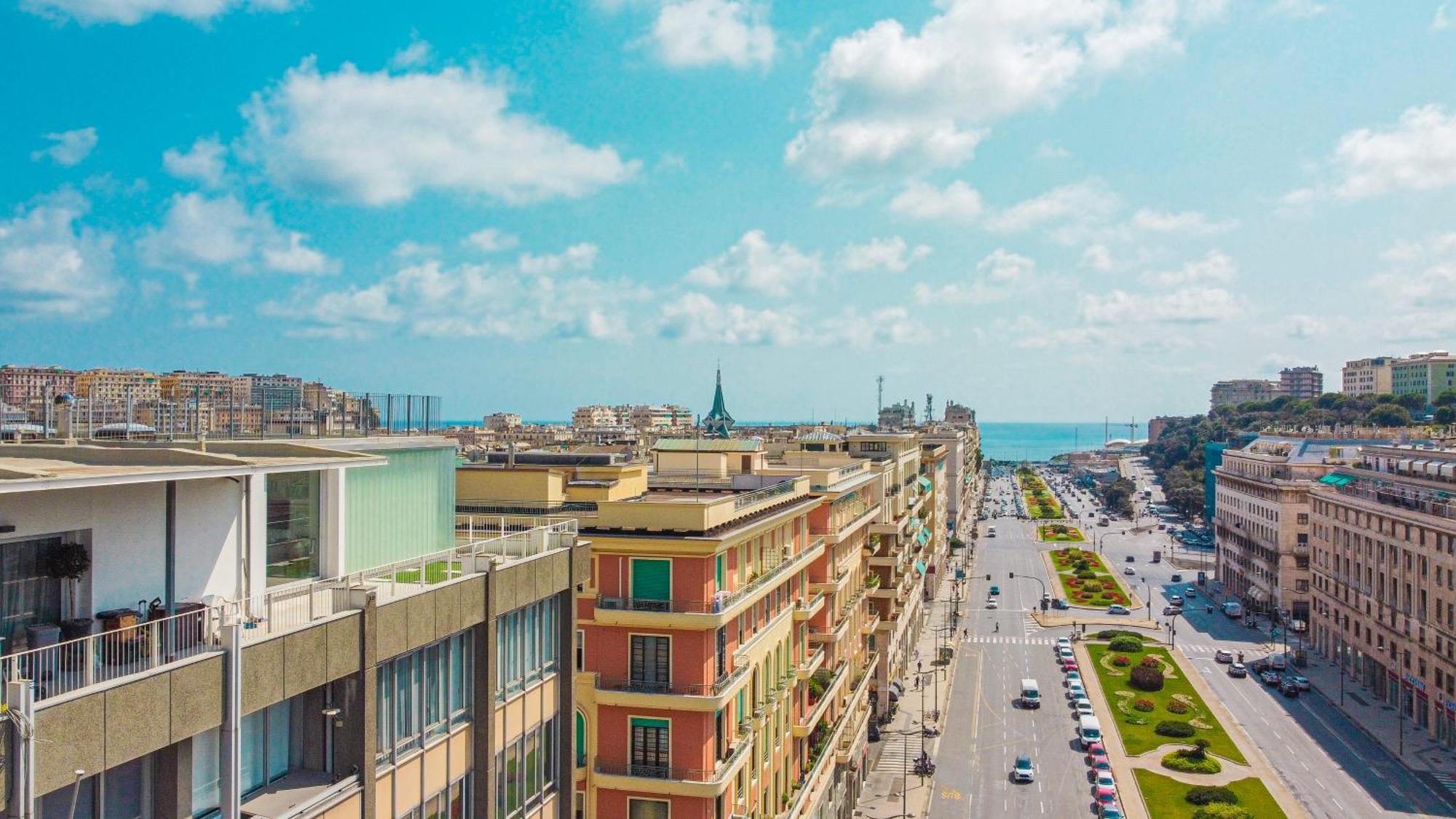 Attico Luxury Con Parcheggio E Terrazza Vista Mozzafiato Lägenhet Genua Exteriör bild