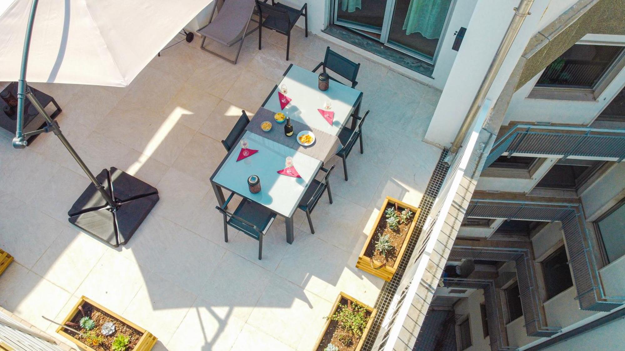 Attico Luxury Con Parcheggio E Terrazza Vista Mozzafiato Lägenhet Genua Rum bild